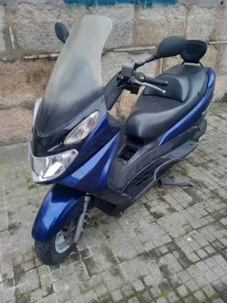 Suzuki Burgman 150 uh