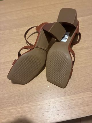 Sandalias marrones Primark talla 40
