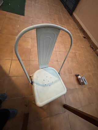 Mesa de madera con mosaico + 2 sillas