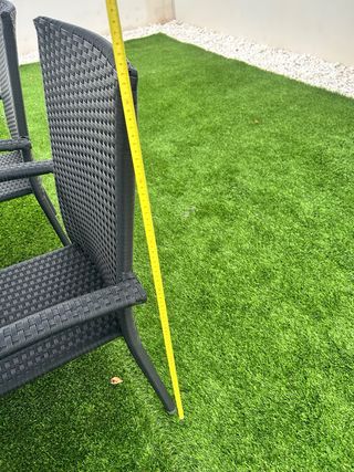 Conjunto mesa, sillas y sombrilla exterior