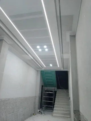 Techo de pladur con diseño moderno