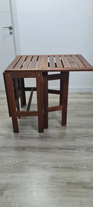 Mesa de madera extensible para terraza