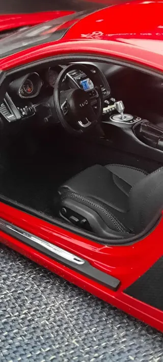 Audi R8 Kyosho 1/18 Rojo