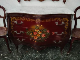 Conjunto aparador y 2 sillas con motivos florales