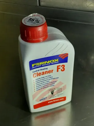 Producto para limpieza de circuitos marca Fernox
