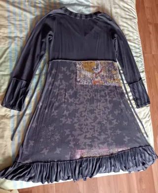 Vestido tipo Desigual gris y multicolor