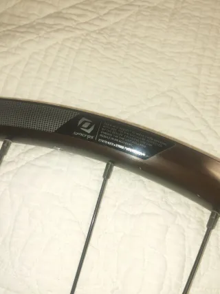 Rueda trasera SYNCROS 700 Disco Centerlock