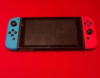 Nintendo Switch + Maleta + FIFA 18