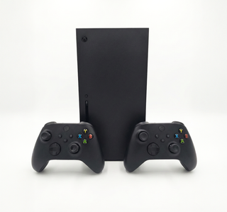 Xbox Series X + 2 Mandos Oficiales