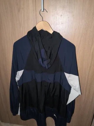 Cortavientos Nike Negro y Azul