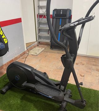 Bicicleta elíptica negra