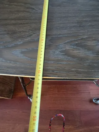 Tavolino vintage in bambù con ruote