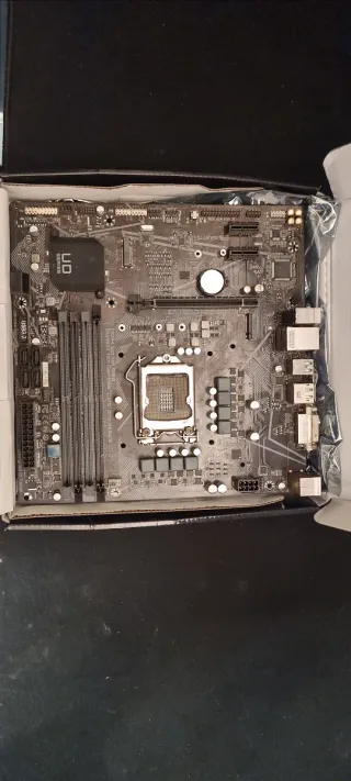 Gigabyte B560M DS3H V2 Placa Base