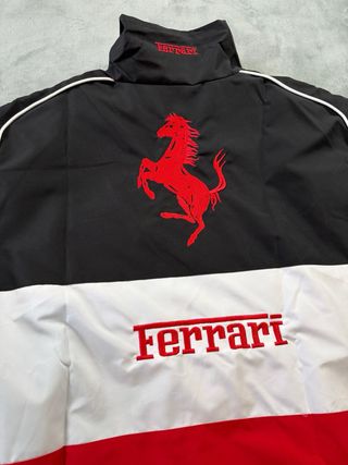 Chaqueta Ferrari F1 Roja Blanca y Negra Vintage XL