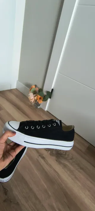 Converse con plataforma talla 41 color negro