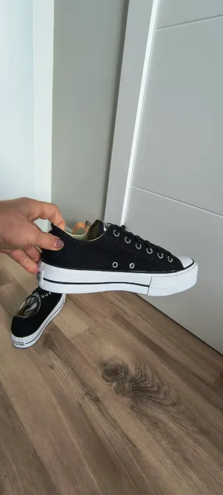 Converse con plataforma talla 41 color negro