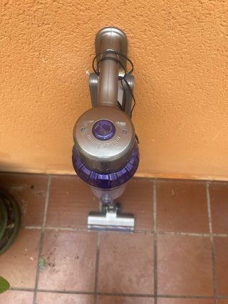 Aspiradora a batería morada