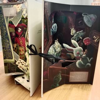 Alicia. Libro carrusel