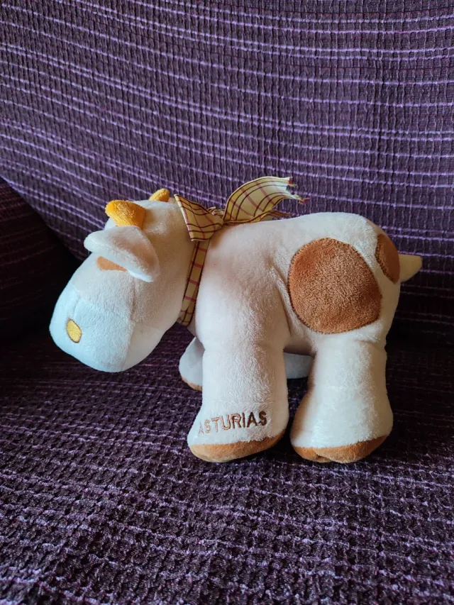 Peluche de vaca adorable Asturias con Lazo