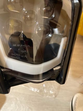 Faro LED Moto Universal Beta Negro