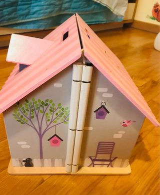 Casa delle bambole con accessori Eurekakids