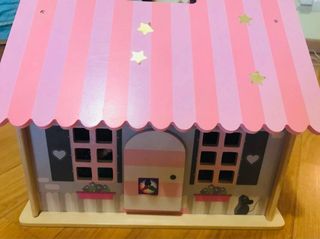 Casa delle bambole con accessori Eurekakids