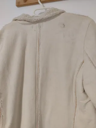 Abrigo beige con forro sherpa