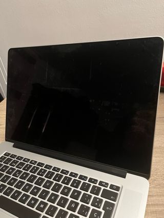 MacBook Pro i7 16GB RAM 256GB SSD