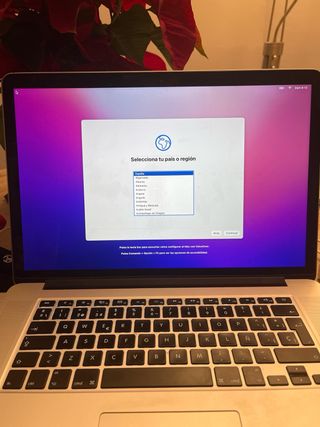 MacBook Pro i7 16GB RAM 256GB SSD
