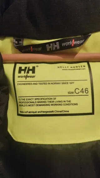 Traje Helly Hansen frío negro y amarillo