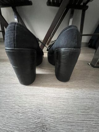 Zapatos plataforma negros con cordones y talón
