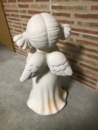 Figura Ángel Escayola