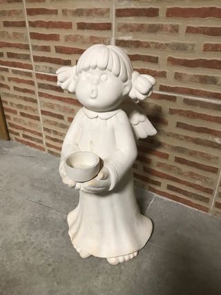 Figura Ángel Escayola