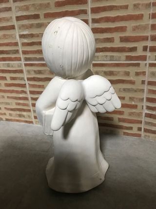 Figura Ángel Escayola