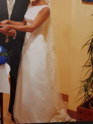Elegante vestido de novia sencillo