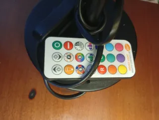 Cuatro Lámparas LED de cama con USB y mando