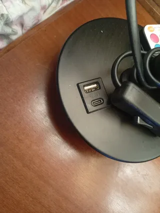 Cuatro Lámparas LED de cama con USB y mando