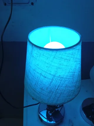 Cuatro Lámparas LED de cama con USB y mando