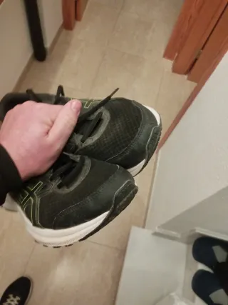 Zapatillas Asics Negras y Verdes