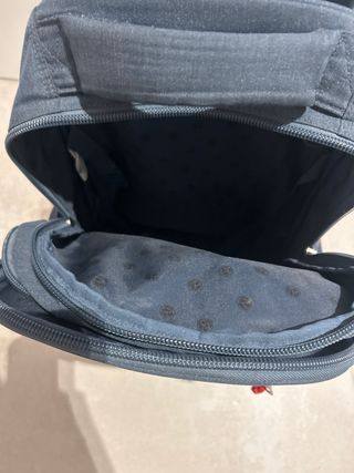 Mochila Pepe Jeans Azul con detalles rojos