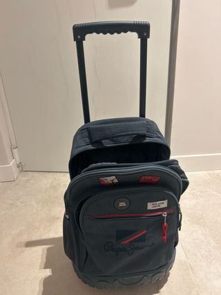 Mochila Pepe Jeans Azul con detalles rojos