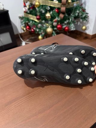 Zapatos de fútbol Puma negros