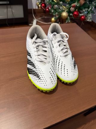 Zapatos de fútbol Puma negros