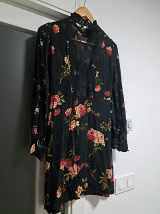 Vestido floral Zara Talla L