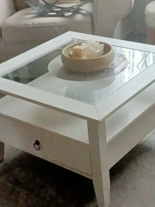 Mesa de centro de cristal y madera