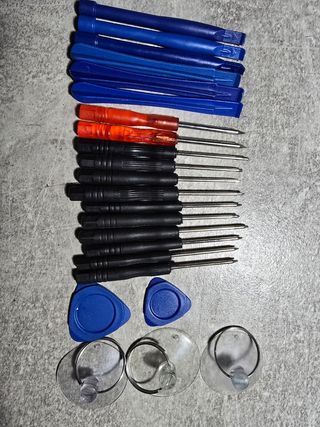 Set Cacciaviti e Plettri