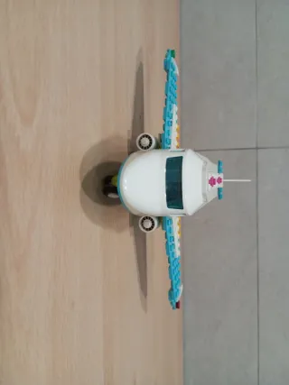 LEGO Jet Privado con Figuras y Accesorios