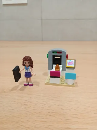 LEGO Jet Privado con Figuras y Accesorios