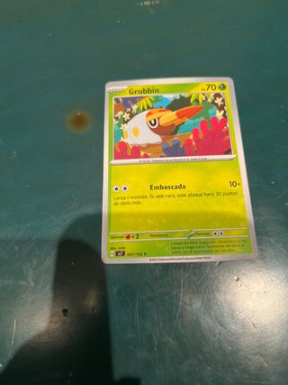 Carta Pokémon Grubbin Básico 70 HP