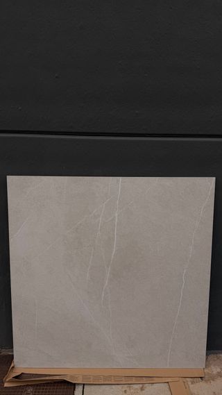 Pavimento porcelánico 90x90 de 150m2